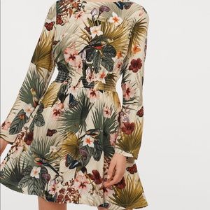 H&M long sleeve floral dress. Size us 2. Nwt